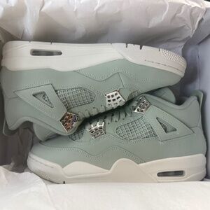 Women’s Size 9